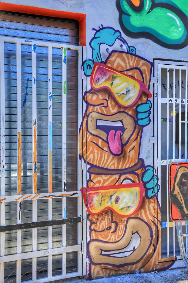 TokidokiNomad's tweet photo. #belowkey #graffiti #streetart #wynwood #miami @GraffSpotting @graffiti_noxx @graffincDOTcom @GraffitiCaba @Graffiti76131 @Graffcatz @GraffitiArtMag @PengeStreetArt @StreetArt360 @IRUstreetiam @manurban_art @JuxtapozMag @GoogleStreetArt #art #street @resalis @Janalinesworld https://t.co/MTnPUAA8sR