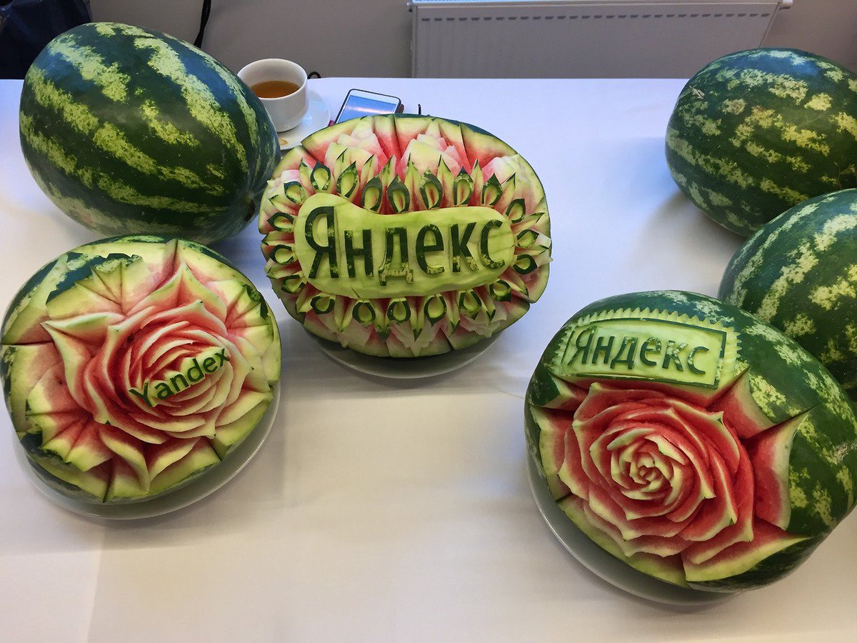 webdeveloper43's tweet image. Когда умеешь вырезать арбуз и когда не умеешь вырезать арбуз