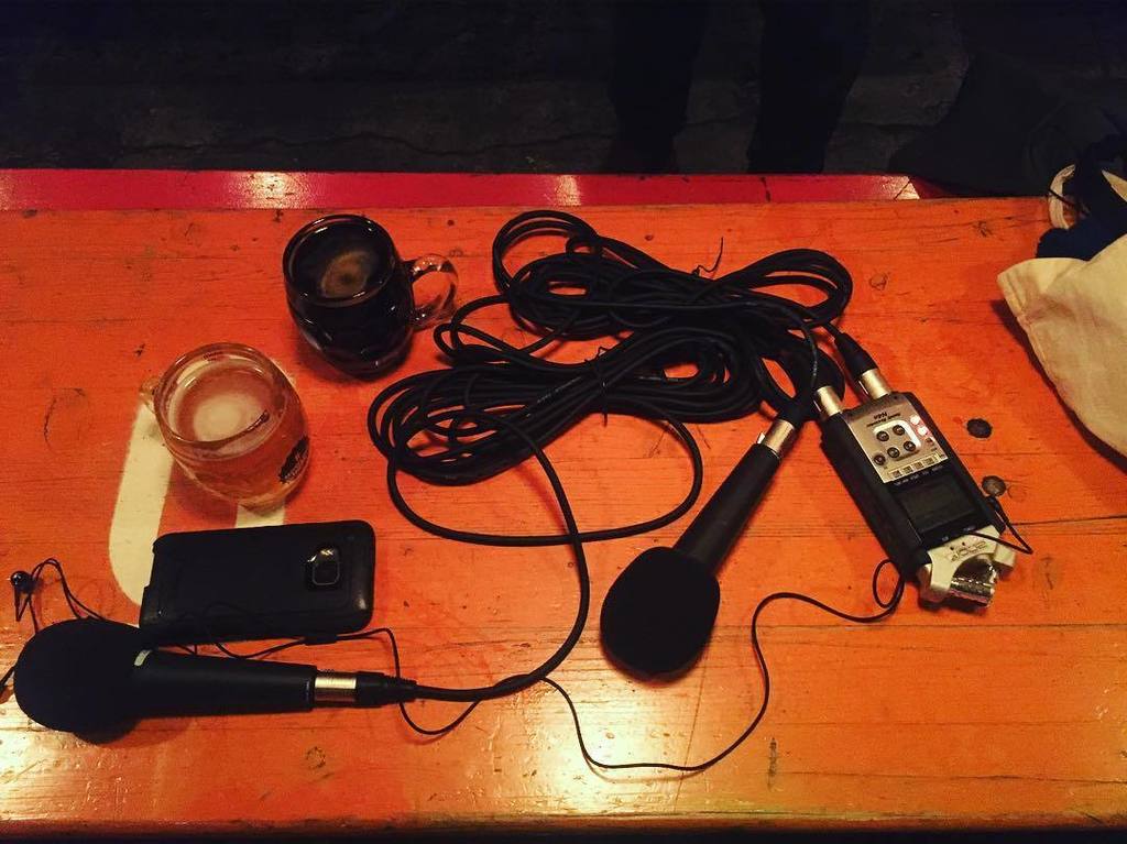bushcraftbeer's tweet photo. The @thebeerpodcast as @howlinghops Tank Bar tonight for some recording! #BeerPodSquad #HowlingHops #HackneyWick https://t.co/cTrdo7Z4D3 https://t.co/t17vBf7LGG