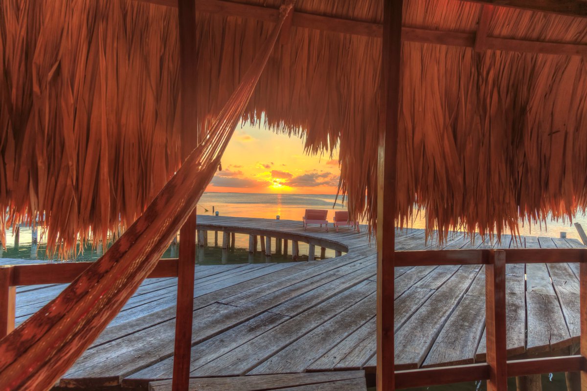 Belize_Resort's tweet photo. There's still time to bid on our #Belize #dive vacation package on the @SeaSaveTweet fundraising auction. #SeaSaveFoundation
#BidSupportDive https://t.co/2WjiyxpaN7 https://t.co/G1VnK0vgOJ
