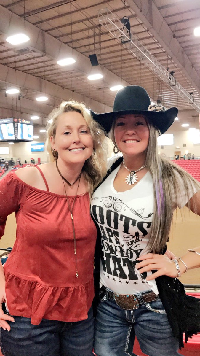 kimberlyvaters's tweet photo. Rodeo time!!!! 🐎💙🐂🤠 https://t.co/vCabrAdEJp
