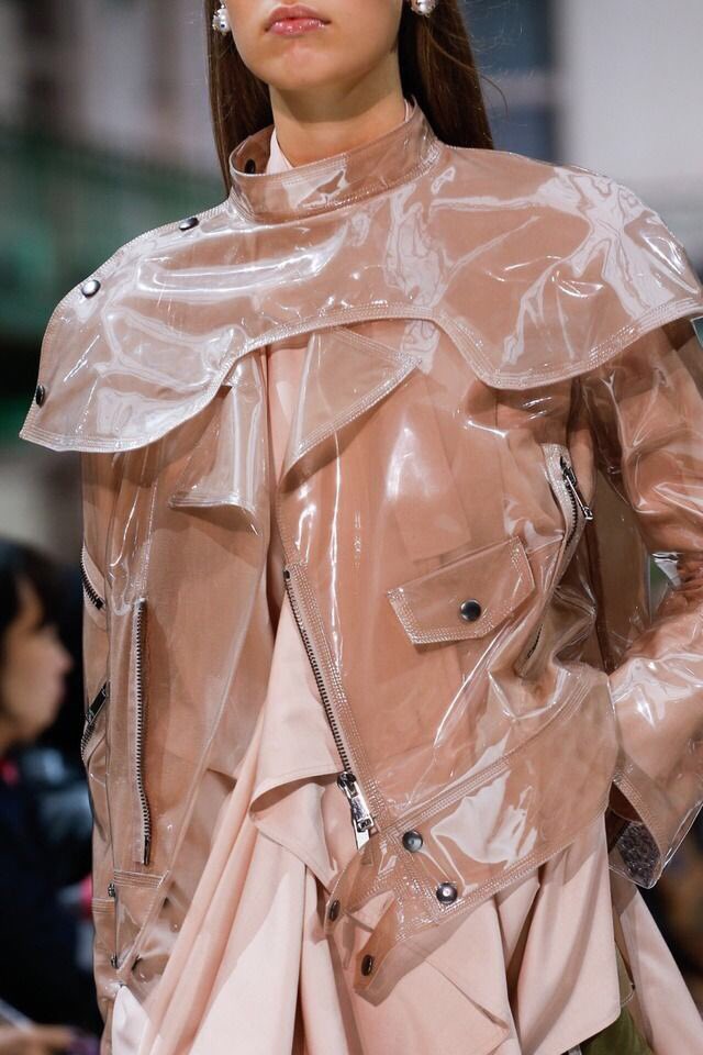 highendfashn's tweet photo. Valentino SS 2018 https://t.co/9OsQepx2xq
