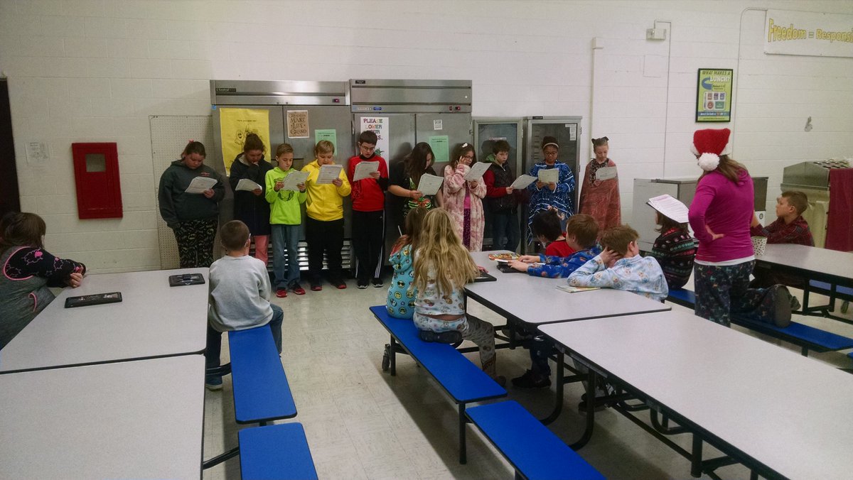 CraigAHowe2's tweet photo. Third graders enjoyed listening to their reading buddies perform readers theater today. Great job 6th graders. Fun cross class collaboration. #alexedchat #DisruptionEdu #flyhighfri https://t.co/P1LZhhOpdI