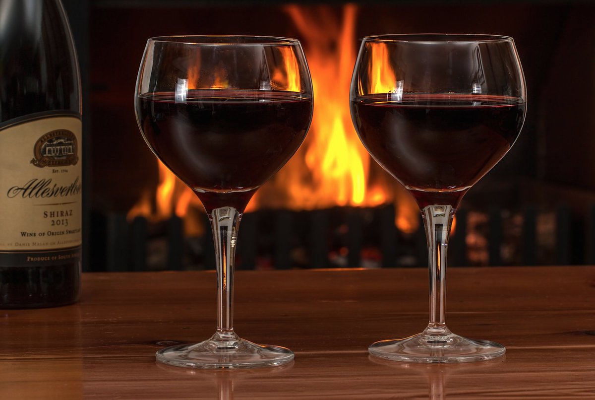 HetWijncentrum's tweet photo. Zin in #wijntips ? Volg dan dit kanaal! Vol #wijnweetjes en #wijnkennis. Altijd leuk om wat meer over #wijn te weten te komen....
#Kerst #QualityTime #Familie #Winter #Mood #PerfectDay #Gastronomia #Dinner #druiventros #wijncursus #wijnworkshop https://t.co/nTeUeDOrF3