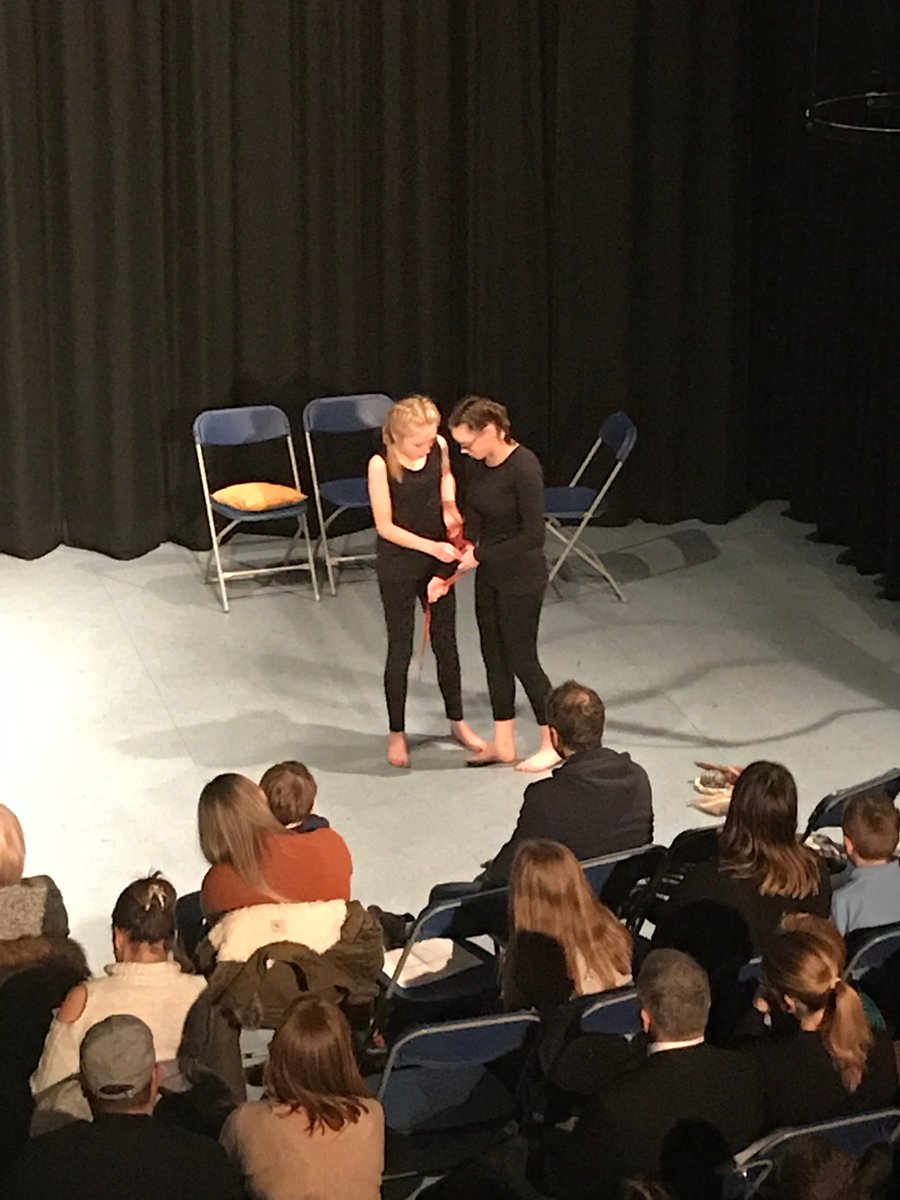 DeanesPerform's tweet photo. #NotJustForChristmas #UkuleleBand #LAMDA #GATECompany Boy Does Nothing #EndofActOne https://t.co/fjiAKuUR0M