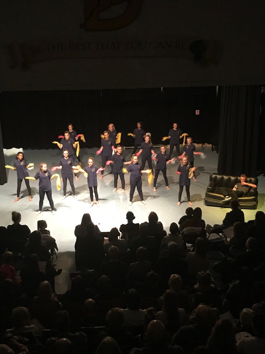 DeanesPerform's tweet photo. #NotJustForChristmas #UkuleleBand #LAMDA #GATECompany Boy Does Nothing #EndofActOne https://t.co/fjiAKuUR0M