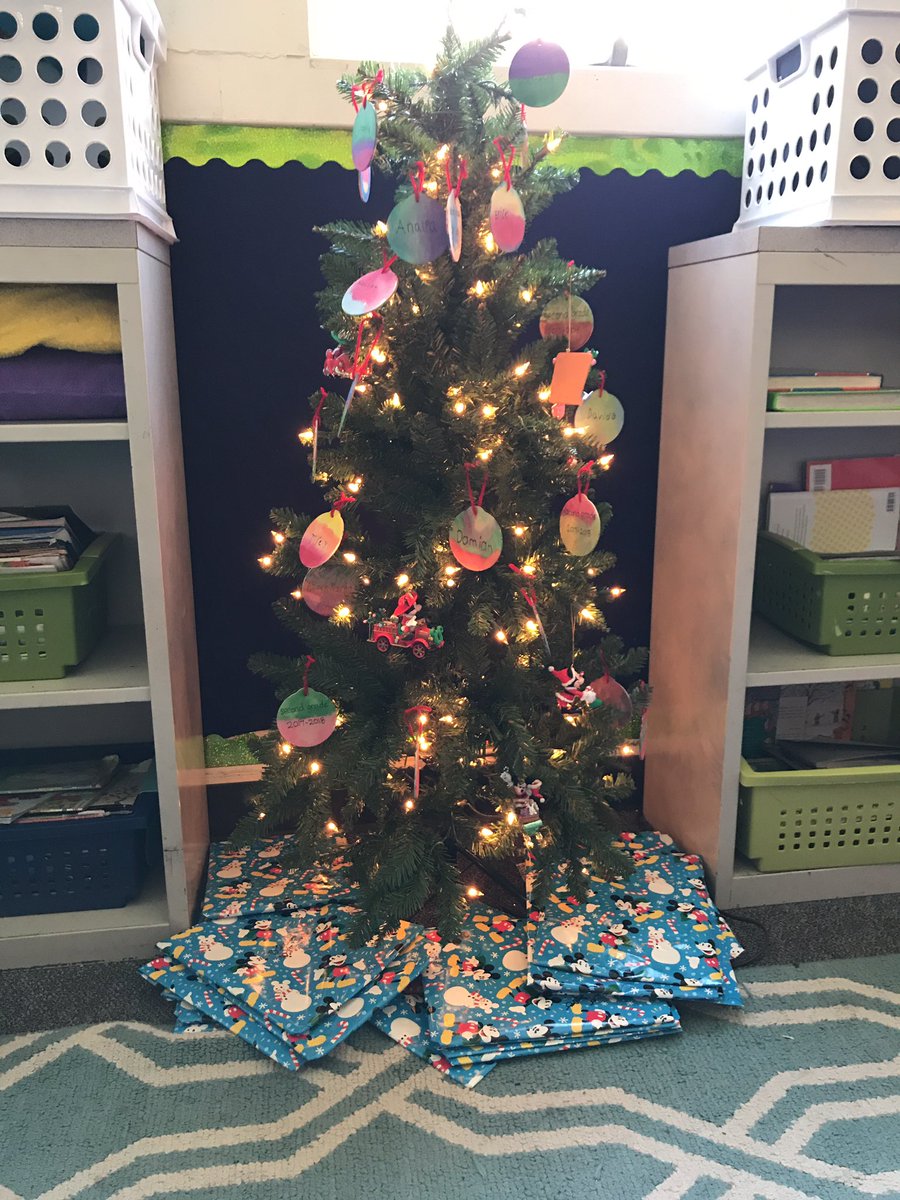 StephLopez619's tweet photo. So happy to be sending home my second graders with a book by one of their favorite authors #davidshannon! They absolutely love #nodavid and #davidgetsintrouble so I know they will adore #itschristmasdavid! #FeasterLearns #feastercharter https://t.co/9MtkBa92TV