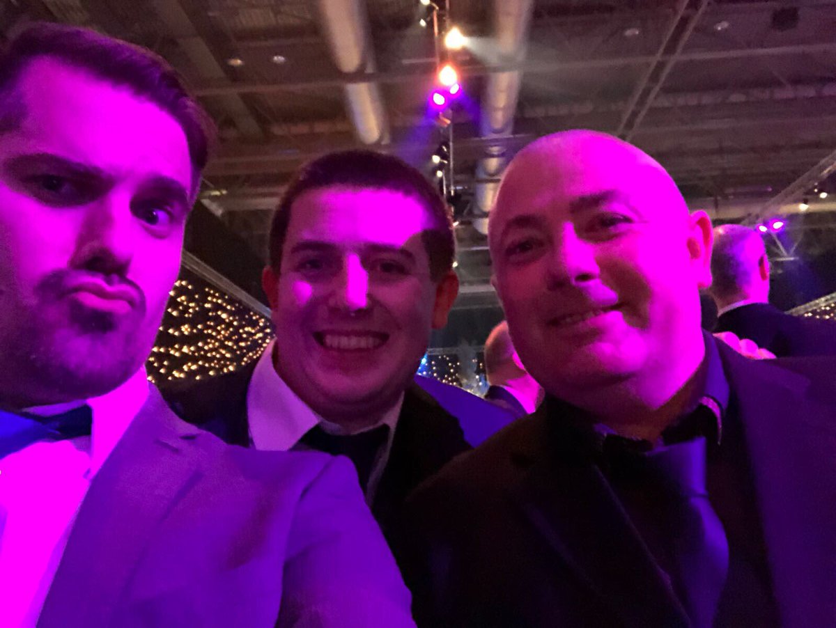 VVI11IAM5's tweet photo. #necxmas   #pout 🎄🎄🎄 https://t.co/cACh5fYkCH