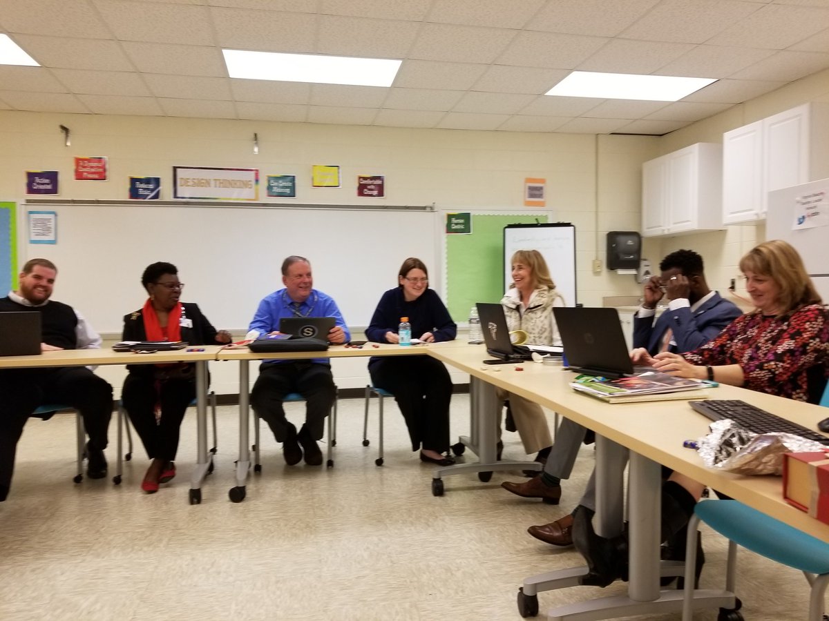 JaneneG's tweet photo. Conference Slam! Debriefing and sharing our learning from #learnfwd17 @LearningForward https://t.co/OYiODJALKd