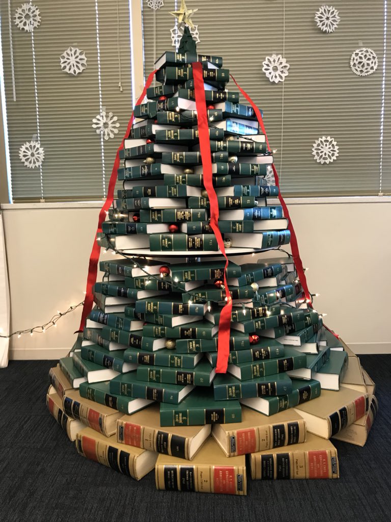 EJWalters's tweet photo. @JBust08 @theflabar @NYSBA @AlabamaStateBar @StateBarofGA @ABAesq @StateBarMT @StateBarofWI @statebaroftexas @IndianaStateBar @MIStateBar @NCBAorg @goclio I know it’s not one of the #BarTrees, but I submit for your admiration the tree of @Littler Kansas City. https://t.co/5qALXPCfLS