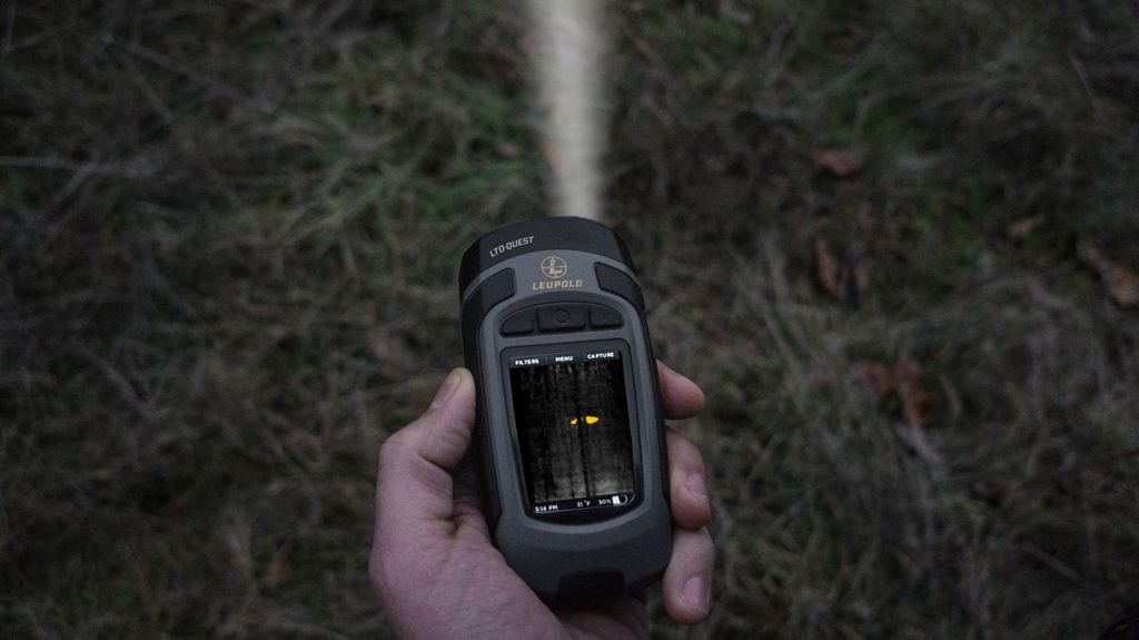 HuntingMag's tweet photo. Cold, cold, warm, warmer, smokinβ hot | Christmas Gift Idea: @Leupoldoptics LTO-Quest. 300-yd. thermal sensor, flashlight, built-in camera. Check out our full gift guide HERE: https://t.co/2gvCehtYXj | #PHGiftIdeas #thermal #gamerecovery #predatorhunting https://t.co/IJsxAKuBIj