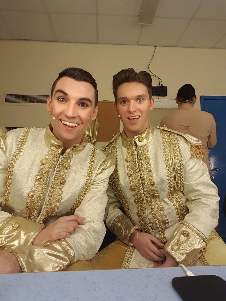 SamWearing's tweet photo. Happy OPENING NIGHT for 'Cinderella' @theforumbarrow . Having the best time with the funniest cast. #HappySam #PantoDebut https://t.co/ZKoSlQtaSg