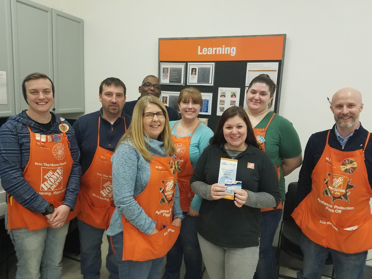 beck_missy's tweet photo. Learning about Rainsoft! Knowledge is power! Thanks @itsmeeeamanda for teaching us! @RainSoft @DavidMann2720 @mattmehalko @Schmidt7Adam @JoanCarlton3 #DrivingLTSA #KnowledgeableHelpInTheAisles #SellLeads #CleanWater https://t.co/dIO9kM1doL