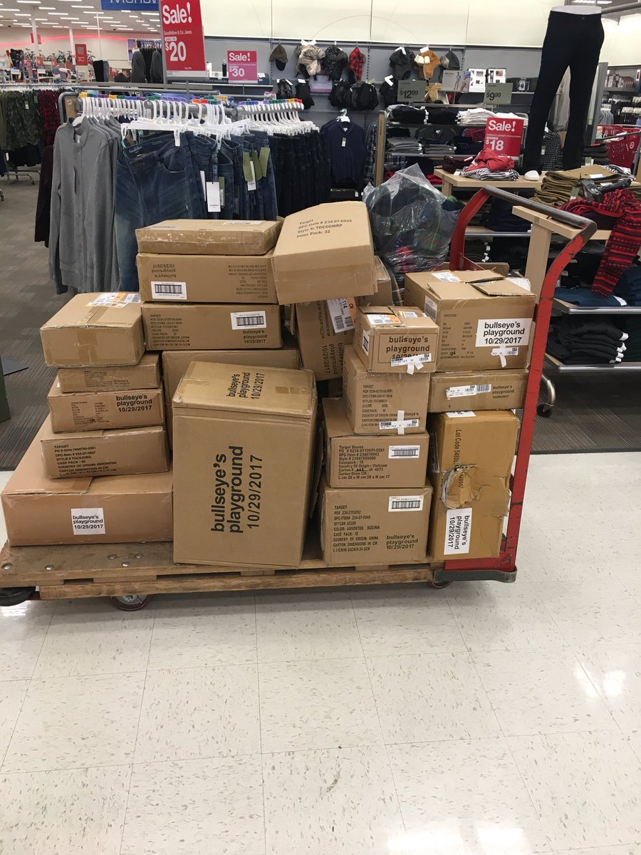 tasha_brumfield's tweet photo. Keeping Bullseye full so Santa can fill your stockings!! 🎅🏽🎁 #T1789 #ElvesAtWork #InTheStoreOnTheFloor https://t.co/w0hai472Ie