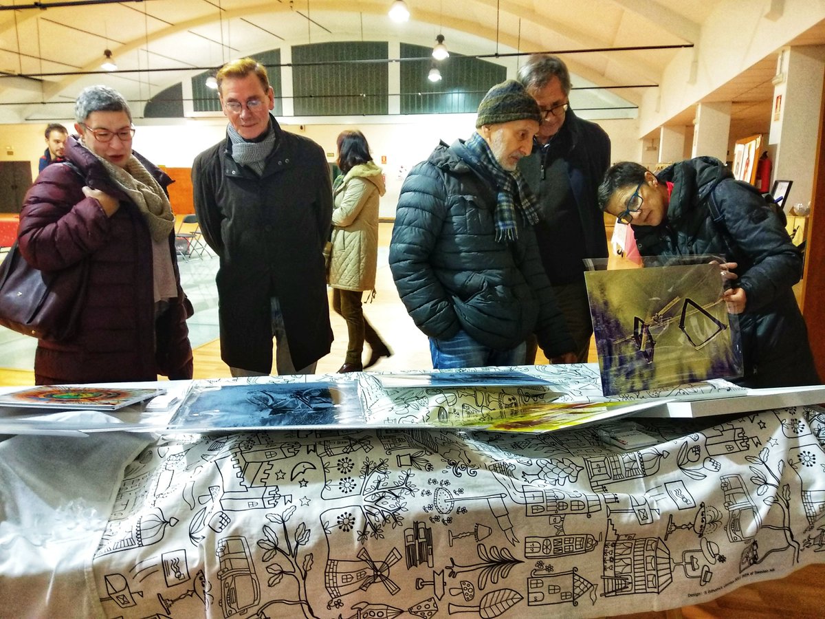 Inauguramos #Mercarte, unha iniciativa da <a href="/AACreaFormas/">A.A. Crea Formas</a> que neste edición quere abrirse non só a artistas e artesáns locais, senón de toda a Costa da Morte. Poderedes visitar a mostra ata o domingo no segundo andar do Mercado Municipal.
carballo.org/axenda.php?id=…