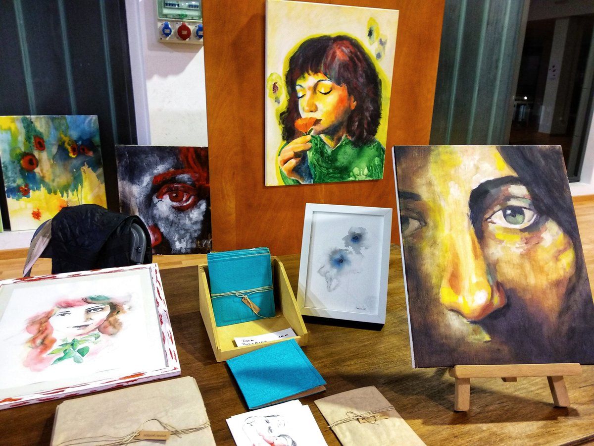 CulturaCarballo's tweet photo. Inauguramos #Mercarte, unha iniciativa da @AACreaFormas que neste edición quere abrirse non só a artistas e artesáns locais, senón de toda a Costa da Morte. Poderedes visitar a mostra ata o domingo no segundo andar do Mercado Municipal.
https://t.co/ib9gngrV1S https://t.co/4uiaqB7vlD