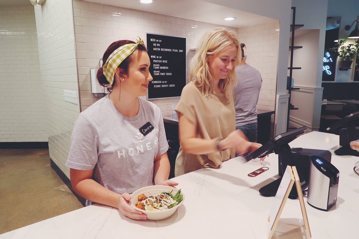 Start off your weekend on the right foot! We’re open until 9 p.m., serving up grain bowls made with the freshest ingredients.