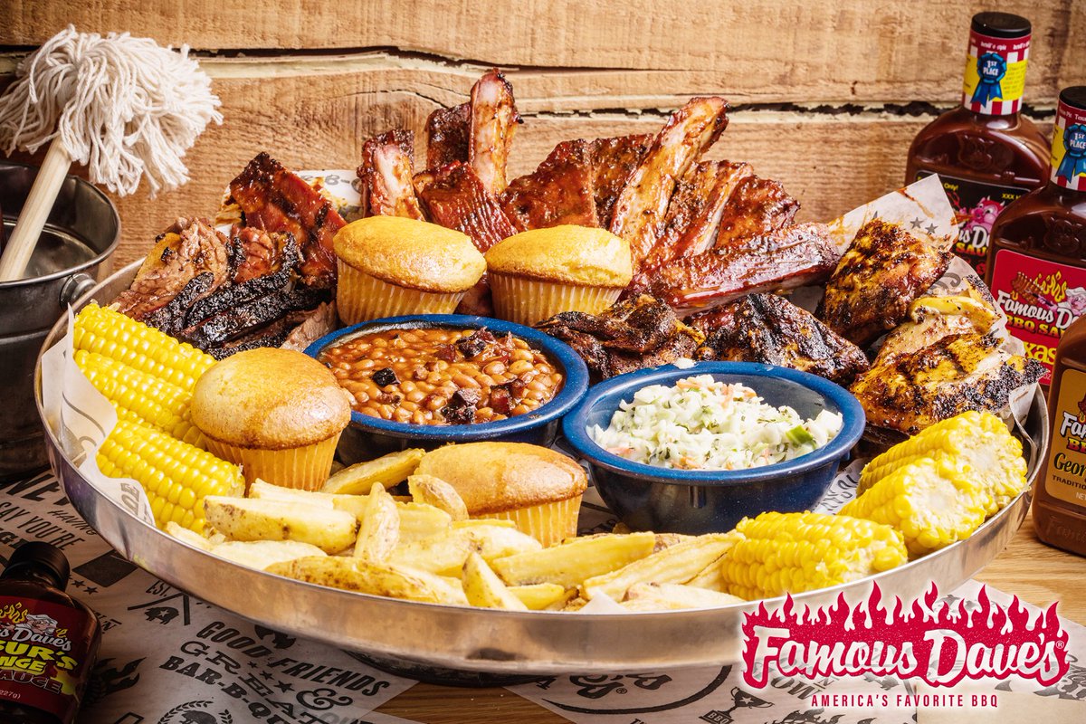 whatsupweekly's tweet photo. Gather around.
#FamousDavesElPaso #BBQ #VotedBestBBQ #VotedBestCatering #GetSauced #WhatsUpWeekly #ItsAllGoodEP https://t.co/cVBEJ1GSYV