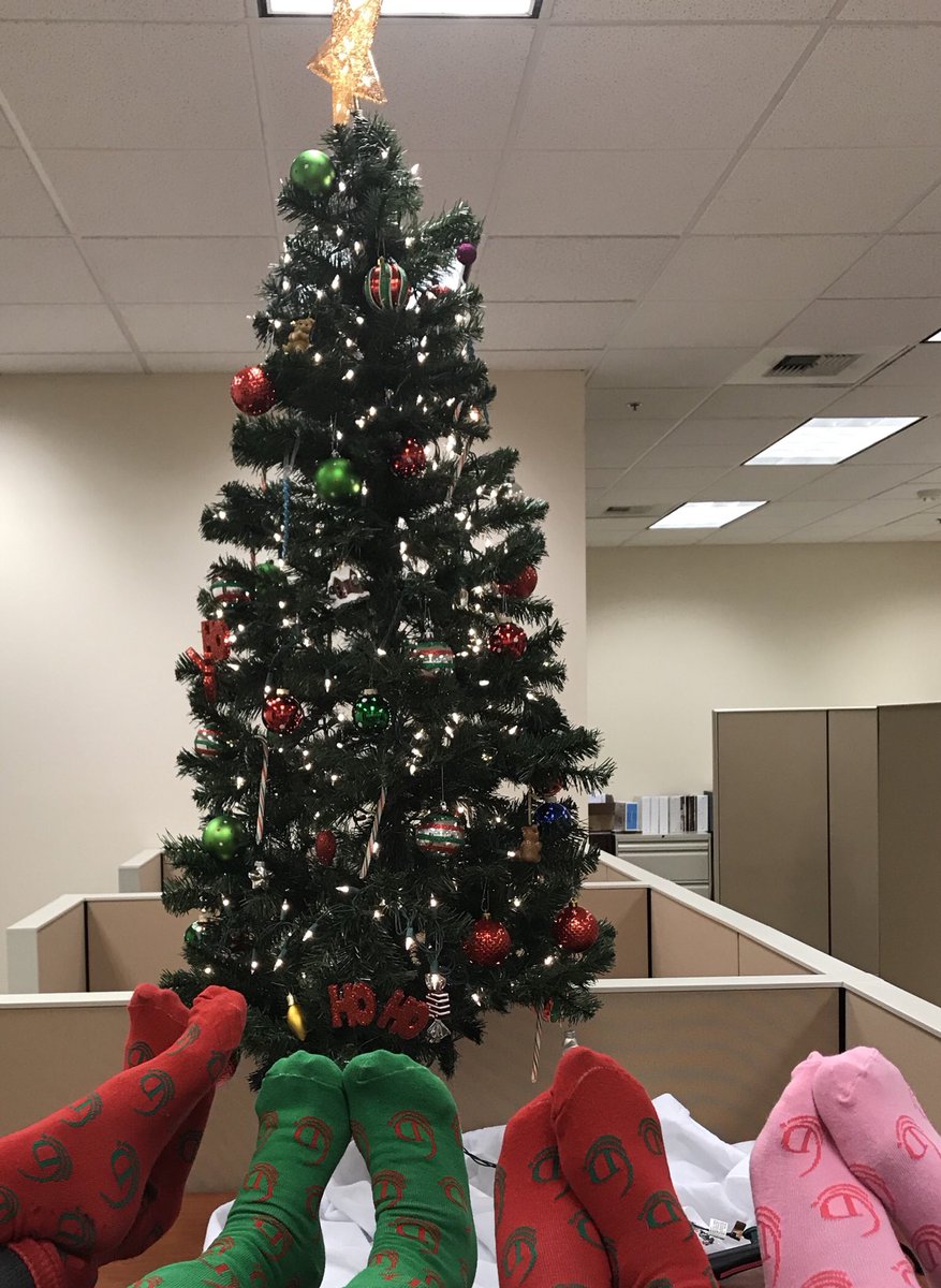 EvaEsteban3's tweet photo. Holiday DRI Sock Adventures! #DRISockAdventures Feeling jolly and Christmas spirited to our toes! ๐#SupportingOurCause #Diamond2OurToes https://t.co/3UeS9XRdg1
