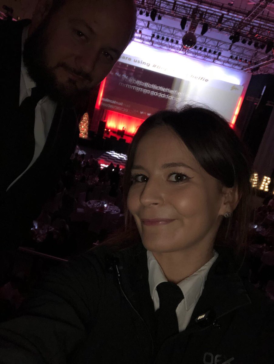 JReganSecurity's tweet photo. Happy Christmas everyone from @JReganSecurity #bigofficechelfie https://t.co/D0fDYnzlfM