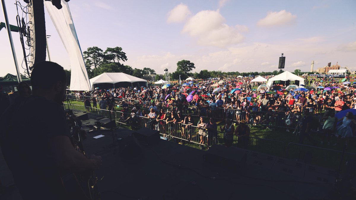 USAA's tweet photo. #USAABaseFEST brings good times, great company and awesome music to military bases across the country! https://t.co/kM0XcYzeK4 https://t.co/zqCW2iqliJ