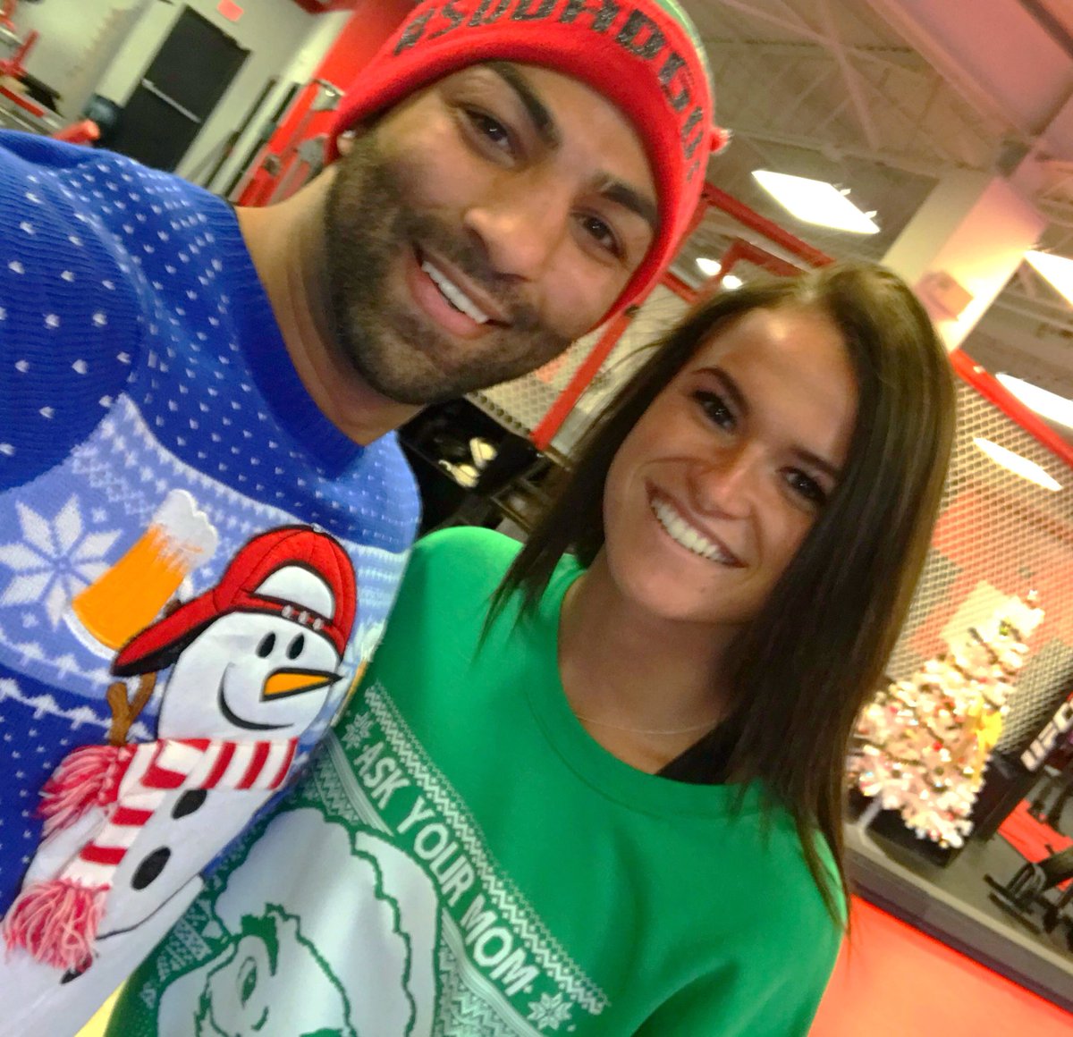 UFCGYMLOMBARD's tweet photo. 🎅🏻   H A P P Y   H O L I D A Y S   🎅🏻 https://t.co/3zXcCQdBaK