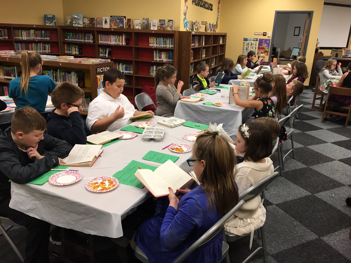 mlmckittrick's tweet photo. MES third graders had another book tasting. Encouraging kids to read, read, read. π#wermilan #hookabook https://t.co/B70BupQEby
