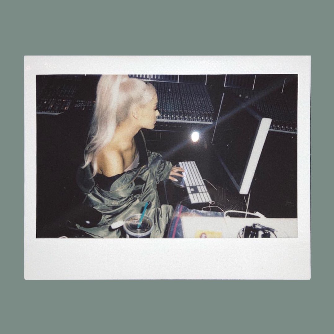 RepublicRecords's tweet photo. Someone’s been in the studio 👀 https://t.co/BtB7JPoXQR
