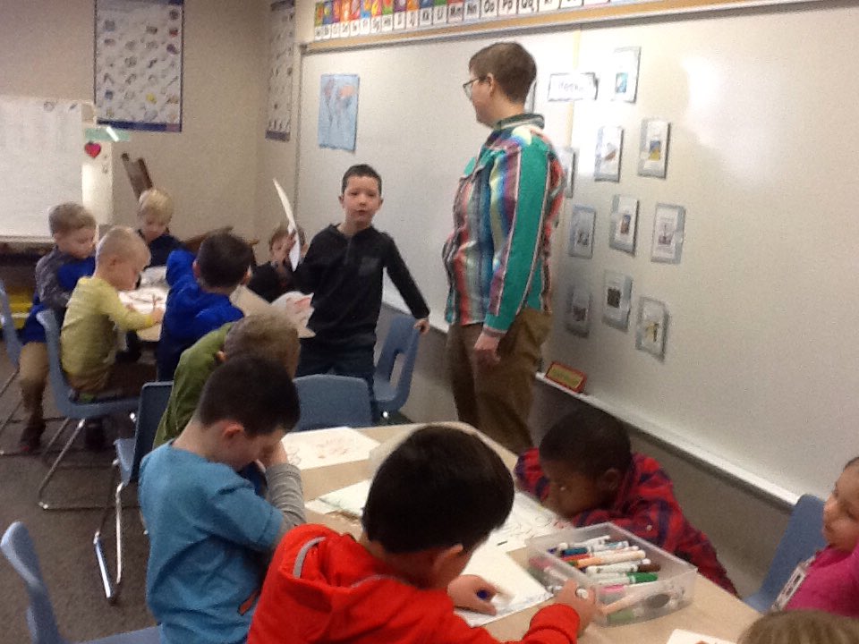 Learning about illustrations from a local artist En #FullSTEAMahead