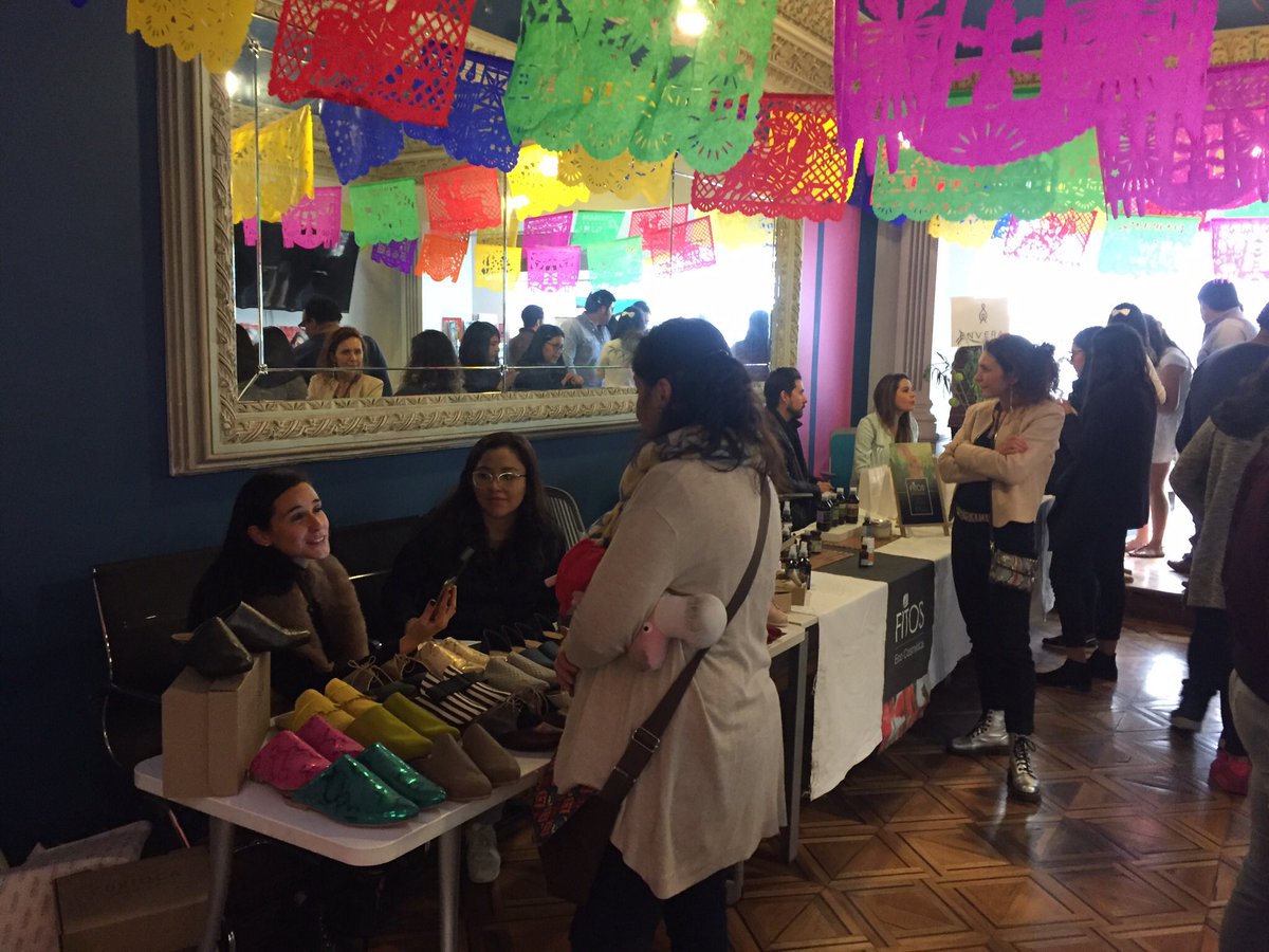 h1_copilot's tweet photo. ¡¡Las puertas del #NUMArket Navideño están abiertas!! 🎄 Estamos en la Mansión NUMA, Campeche 233 #Condesa ¡aquí los esperamos! ❤️ Ya están todos los expositores listos a mostrarles lo mejor de la producción mexicana 🎁 #consumolocal #CDMX https://t.co/6Ehlbpgu1O