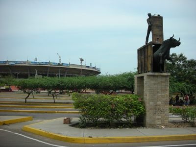 tobias_4170's tweet photo. El alcalde de Maracaibo, Willy Casanova, afirmó que la Plaza de Toros de la capital zuliana no seguirá siendo un espacio para la muerte y la tortura de animales, por lo que indicó que en los próximos días cambiará su uso y denominación para llamarse la “Plaza de Todos” https://t.co/hlqj1hUTqx