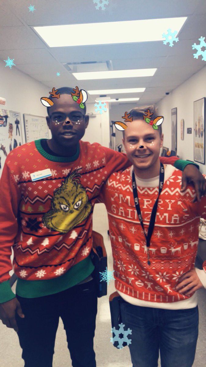 rmr_powers's tweet photo. Two reindeer wear some ugly sweaters! @RockyMtnWINS #UlgySweaterRMR https://t.co/ukgdkpkO9U