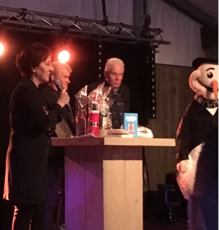 Gezellige opening <a href="/udenonice/">Uden on ice</a> blij dat ik erbij was als ambassadeur van @RaboUdenVeghel. Sponsors werden verwend! <a href="/karinbruers/">Karin Bruers</a> was weer leuk!