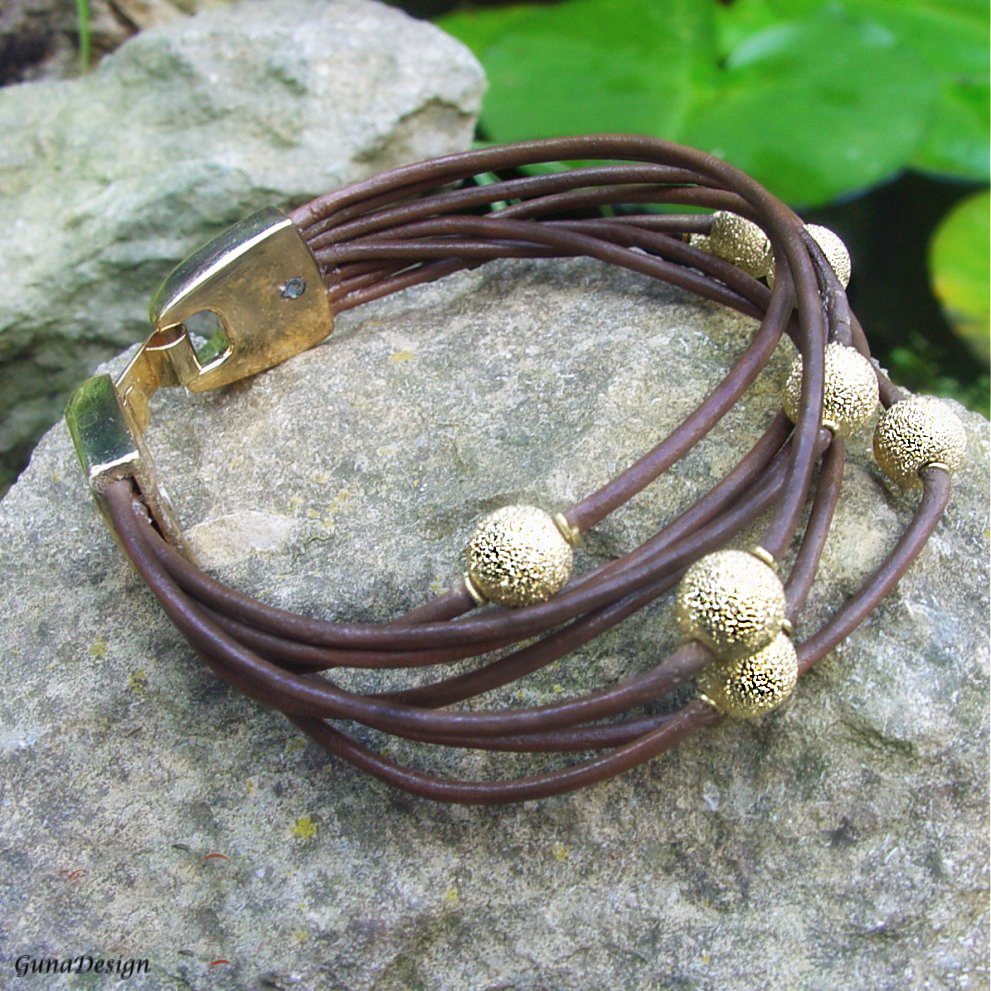 ★★★★★ 'Haven't had a chance to make one yet, but the instructions look great!' Deb L. etsy.me/2AAdQ33 #etsy #jewelry #bracelet #brown #tutorial #leatherbracelet #leathercord #tribalbracelet #ethnicbracelet #bracelettutorial