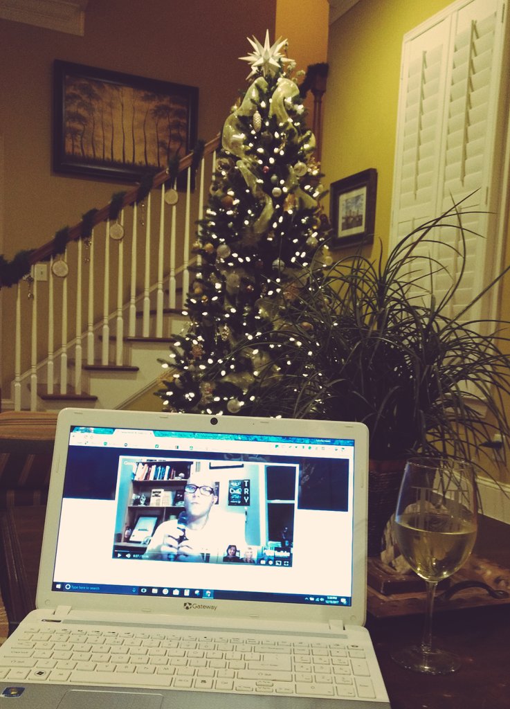 specialtechie's tweet image. How do I relax on a cold Friday night? Start day 1 of #DitchSummit ! #PDGeek @jmattmiller @TanyaAvrith @HollyClarkEdu