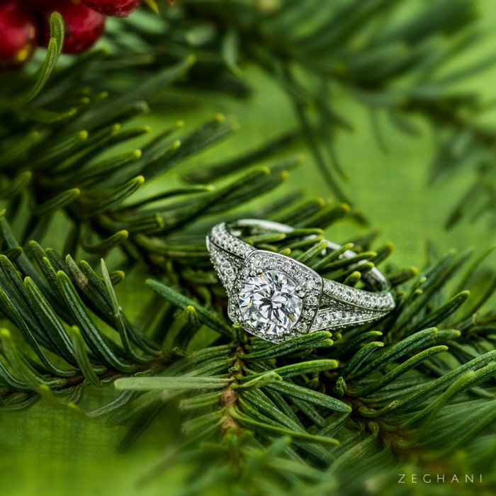 Zeghani's tweet photo. TWEET if this puts you in the holiday spirit. 🎄💎 #ZeghaniGirl
Featured Style: ZR1416 https://t.co/belujAoZCc