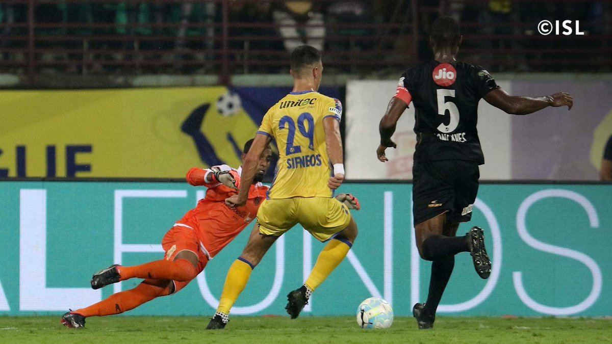 msifneos's tweet photo. Big win yesterday! Good fight from everybody and well deserved 3 points! Thanks to the 12 man once again for the fantastic atmosphere💛💙 https://t.co/NPFwm0n9cA