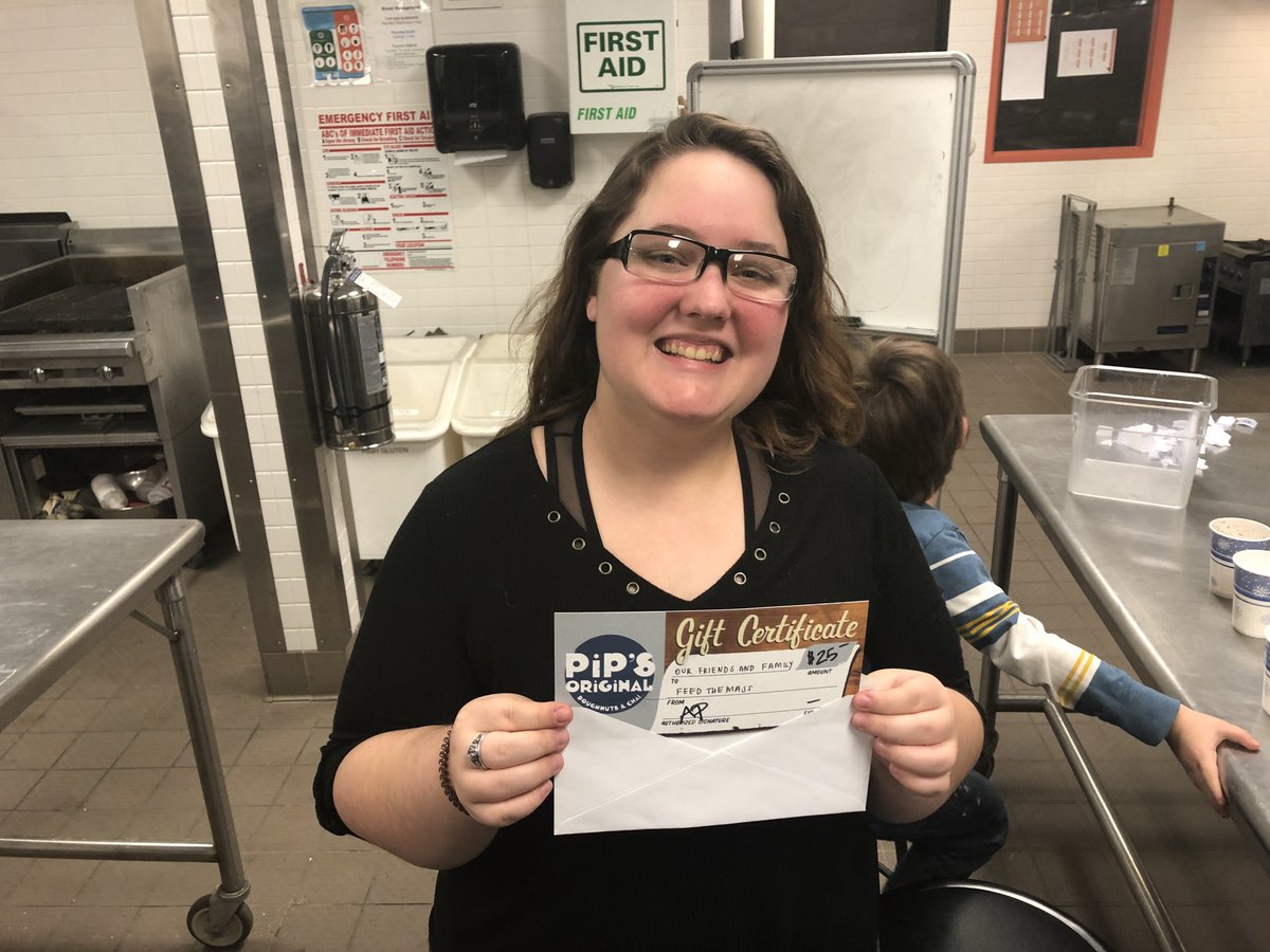 FeedtheMass's tweet image. Good company and good food at our Holiday Party last night. Oven baked pizzas, drinks on @BurnsideBrewco, and a @PipsOriginal gift certificate as the Pictionary contest prize!