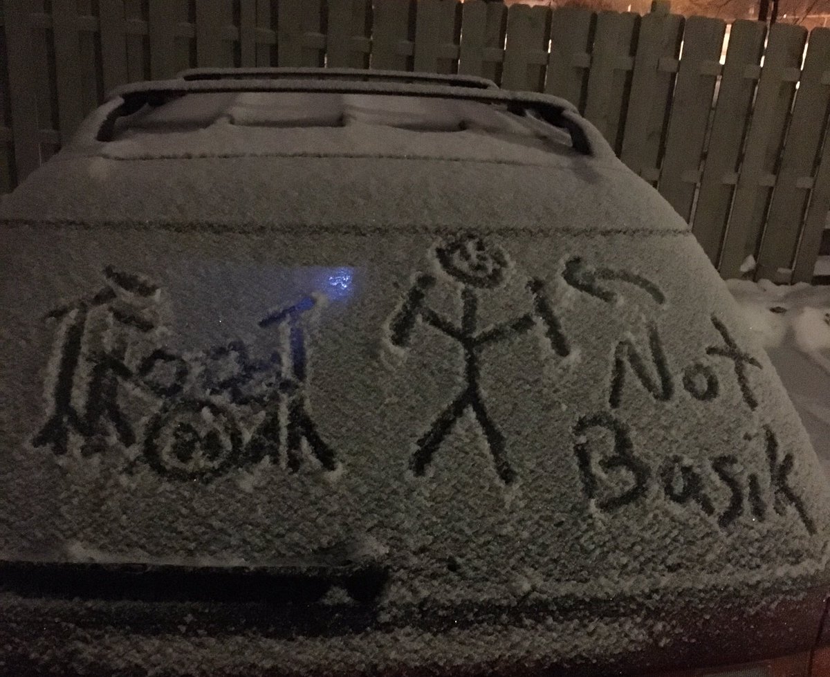 TheNew86MPLS's tweet photo. Basik wanker wanking on car windows #wanker https://t.co/cqeMY6IiQk