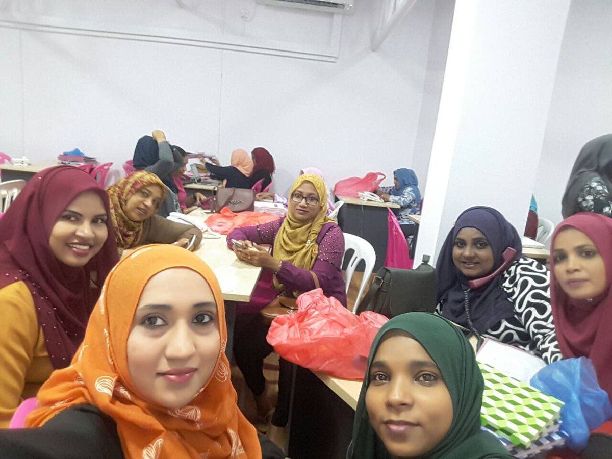 AshfakhIbrahim's tweet photo. #PPMDA gulhigen RY2018 ge inthikhaabah thayyaaru vumuge masaiykathuga avadhi nethi ulhuvvaa hyvaagi fisaari kanbalun Dhen Aiy Jahaa #RY2018Ellakin Insha Allah https://t.co/3kAY7biFmh