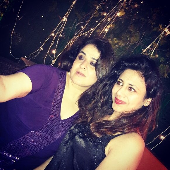PREETILamba6's tweet photo. Baris Night with ELSAs ♥ https://t.co/gv8k2M5cTs