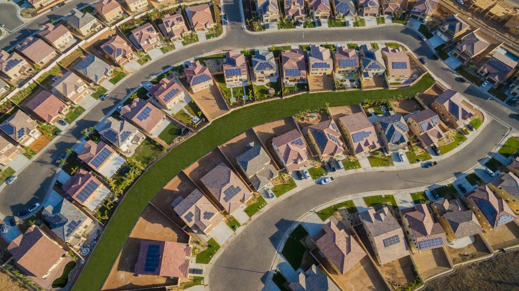 GoSoLarge's tweet photo. Some progress is easier to spot when you're looking from above! #environment #climatechange #GlobalWarming #solarhouses #Earth #saveearth #renewableenergy #green #GreenEnergy #Solar #like #follow #gosolar #SolarEnergy #SolarPower #windenergy #like4like #followforfollow https://t.co/qsp0A9JtIs