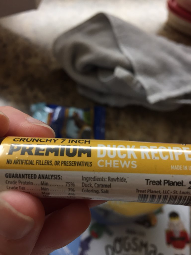 _LexiRobinson_'s tweet photo. @barkbox Just realized the chew that was included has rawhide as an ingredient?! https://t.co/iQcRM1l1nS
