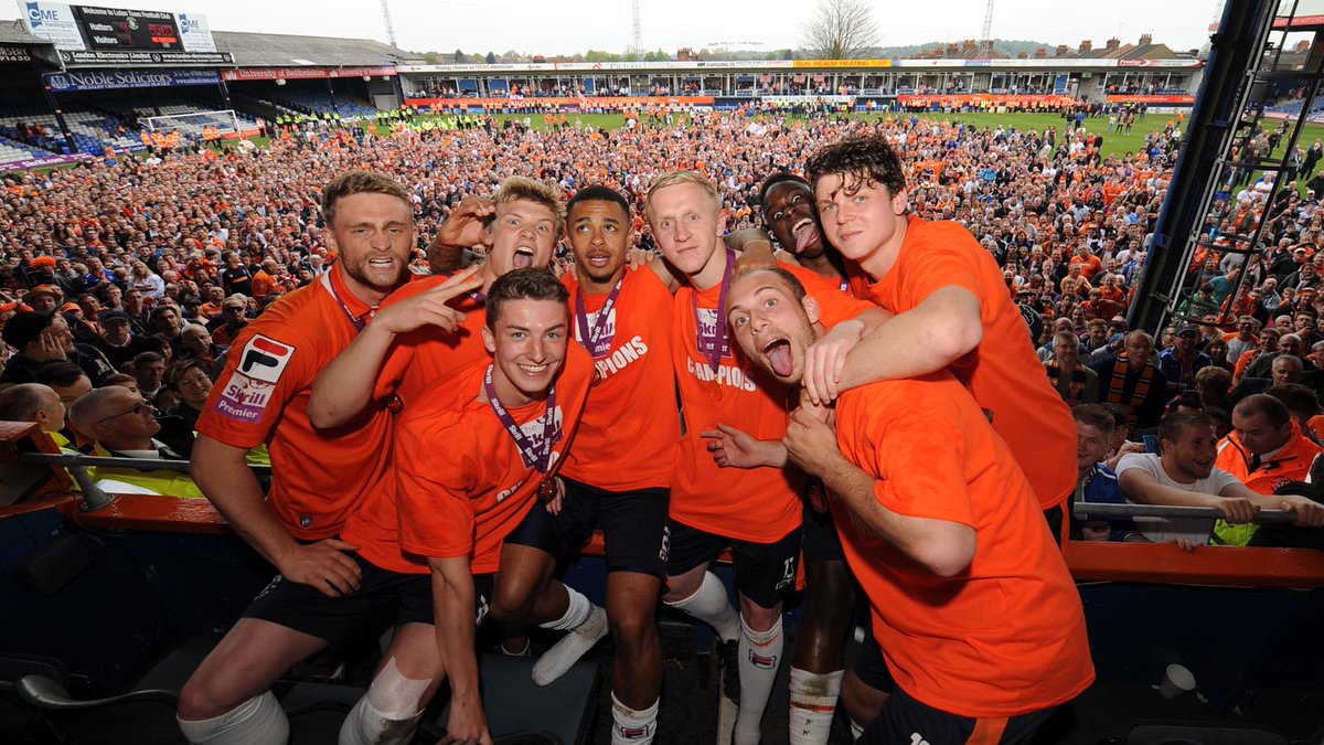 LutonTown's tweet image. Last time we played Forest Green Rovers, it was that special day in 2014 that the Hatters returned to KR after securing the Conference title! Check out the footage of the players making their way out onto the pitch, what a noise!

➡️ ow.ly/3Aix30hf6nv #COYH