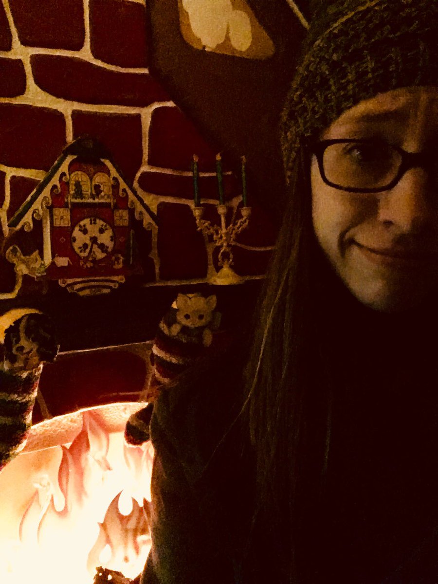 StellaLamia's tweet photo. After a crap day I️ decided to B&amp;E a Christmas cabin. #gettinginthespirit https://t.co/KQQ0M1Q2HC
