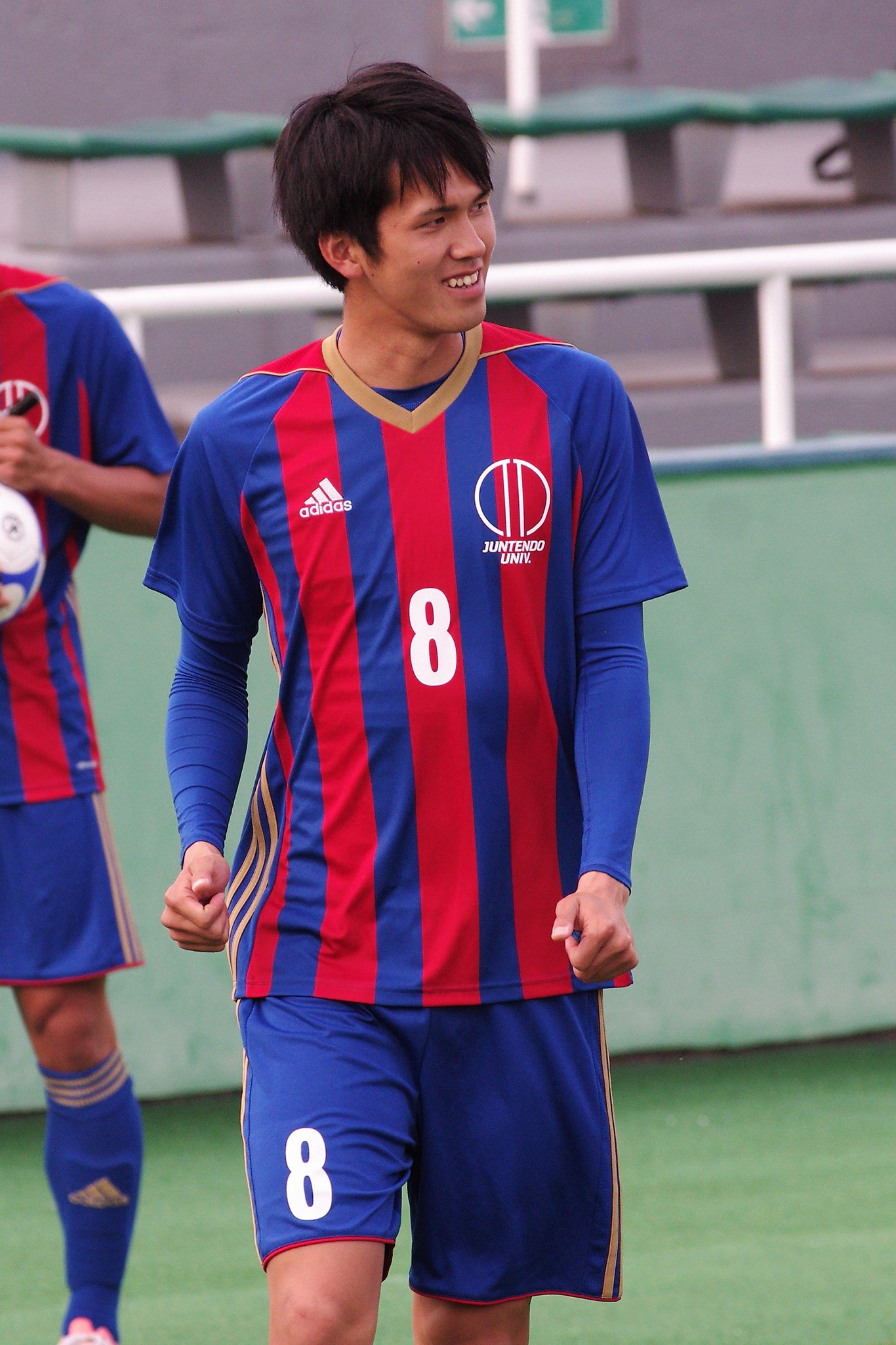 りっく No Twitter 新里涼選手 F C Brillo 横浜f マリノスジュニアユース追浜 横浜f マリノスユース 順天堂大学 ｖ ファーレン長崎 ニイザは マリノスユース３年生時は ユースを２０１３クラ選優勝に導いた活躍がエポックとして注目され