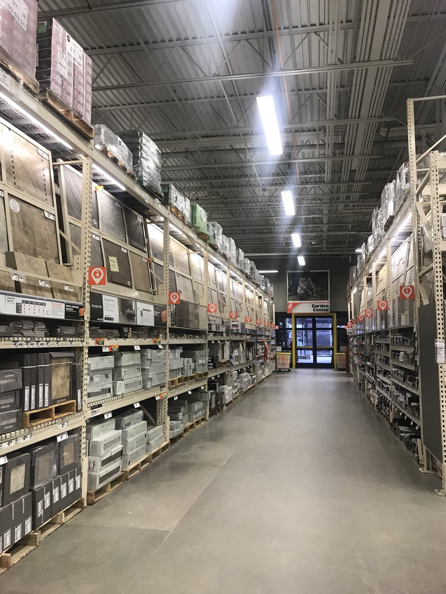 PACNORTH_DIM's tweet photo. These tile aisle standards are incredible! Showroom quality in the aisle creating a convenient and valuable shopping experience for our customers! #OrangePromise #3313DreamTeam #PacNorthProud @KayMelton17 @THD_SteveMitch @steveknott020 https://t.co/70MGf06yQp