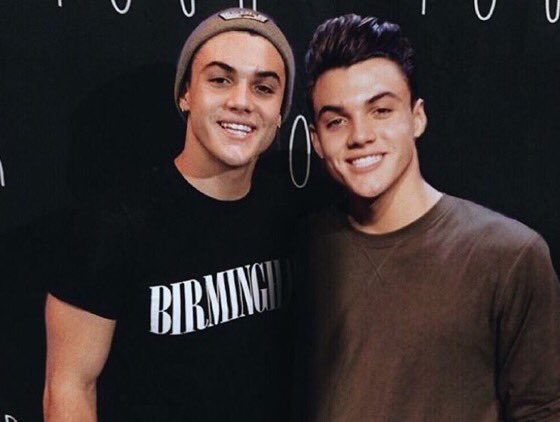Smile_Dolanx's tweet photo. Happy birthday @GraysonDolan @EthanDolan !🎉🎉
I love you both so much!!💓
You guys deserve everything!❤️
Have a great day!
Your both officially adults wtf?😕❤️ https://t.co/YUQzfb1Q0b