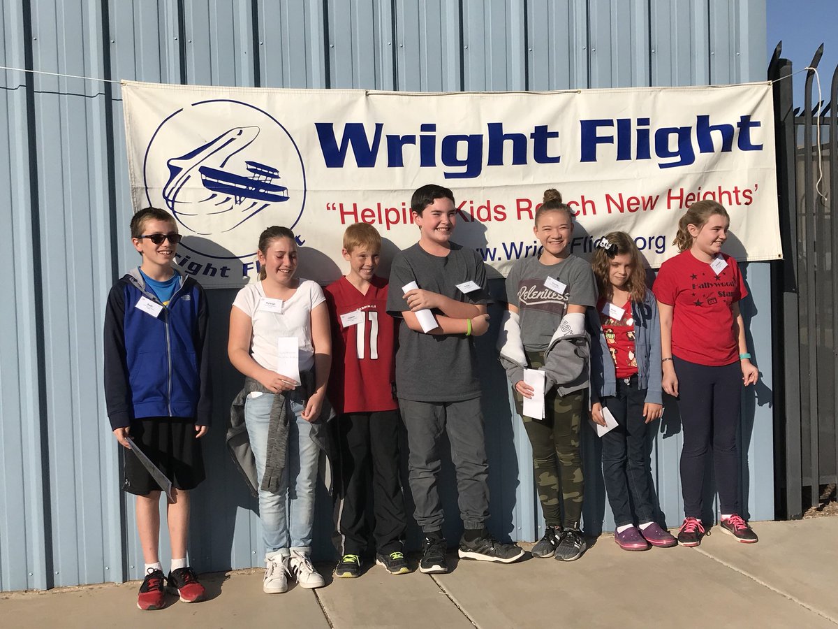 EstesElemAP's tweet photo. Ironwood students experiencing the adventures of Wright Flight. https://t.co/Zbk292u6jM