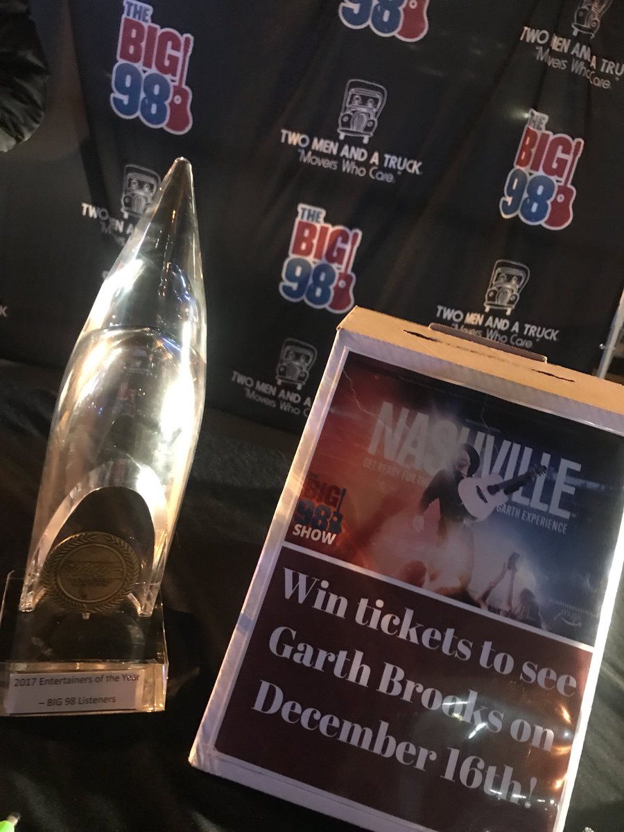 98WSIX's tweet photo. See @garthbrooks tomorrow AND take a photo with YOUR @CountryMusic Award! #onthemove with @TwoMenAndATruck 🤗 🏆 https://t.co/RyHnw0qgDa